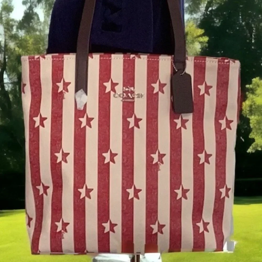 COACH NWT LARGE CANVAS TOTE BAG CHALK RED STRIPED WITH STARS PATRIOTIC - Picture 5 of 9